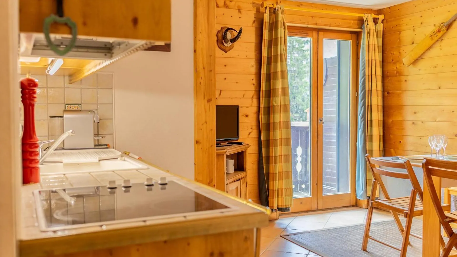 Bright 2-Bedroom Apartment For 4 Meribel Morel Mussillon