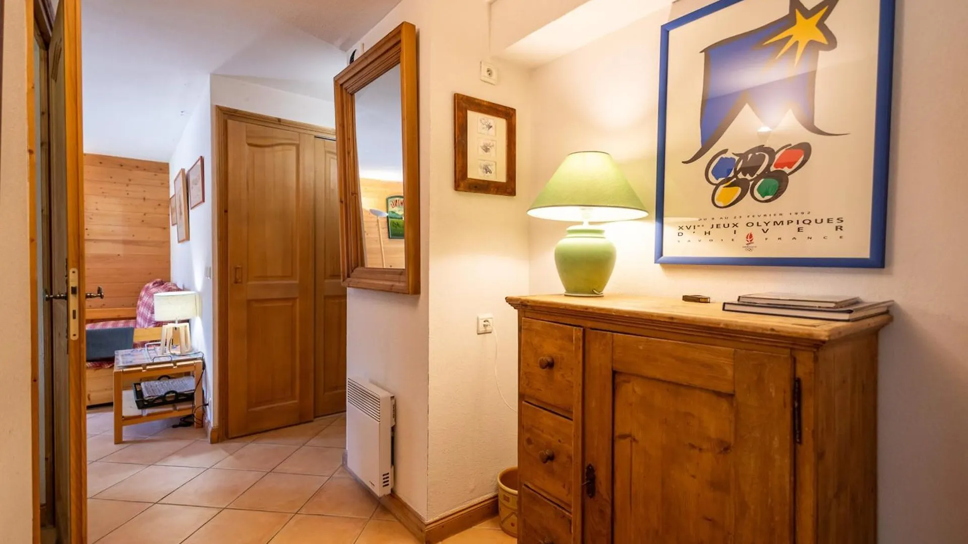 Bright 2-Bedroom Apartment For 4 Meribel Morel Mussillon 0*,  Francja