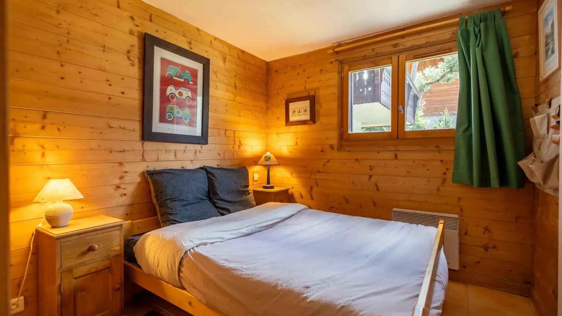 Bright 2-Bedroom Apartment For 4 Meribel Morel Mussillon